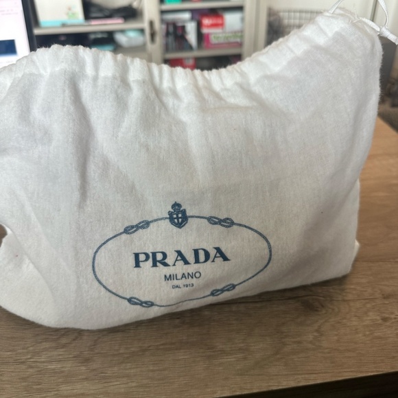 Prada Re-Edition 2005 Re-Nylon bag - Picture 11 of 11